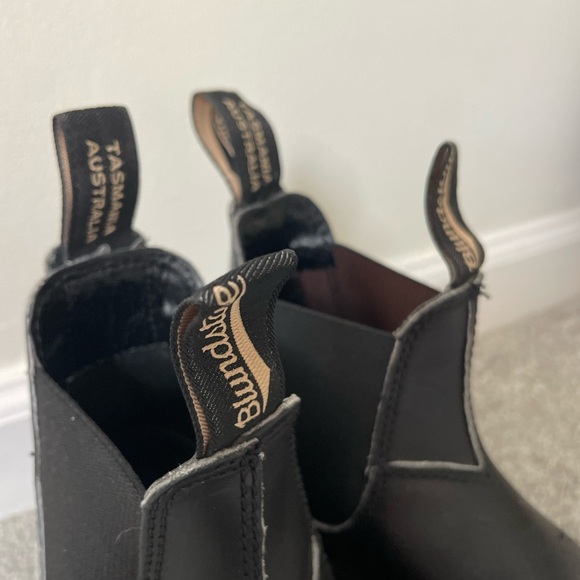 Blundstone Black Chelsea Boots with Elastic Panels - Picture 3 of 14